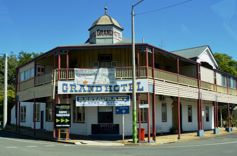 DSC_0014a.JPG - Gayndah - Grand Hotel