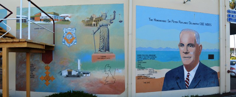 01BowenPan05.JPG - Bowen history in murals