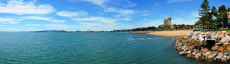 06TvillePan02.JPG - Townsville; the Strand waterfront
