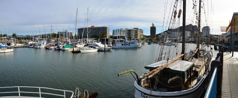 06TvillePan06.JPG - Townsville; Ross Creek