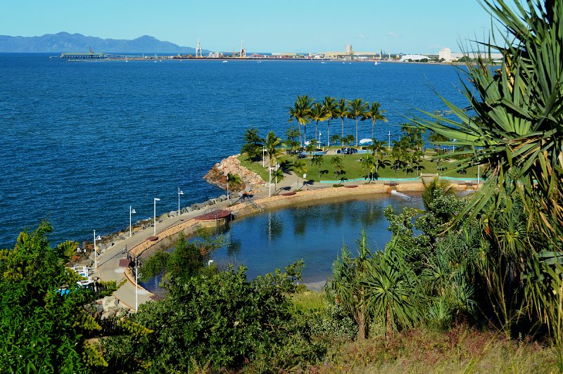 DSC_0027.JPG - Townsville; Kissing Point rock pool