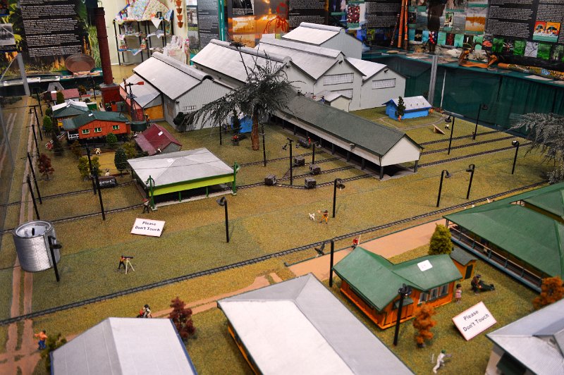 DSC_0001.JPG - Model of the Tully sugar mill located in the visitor info centre