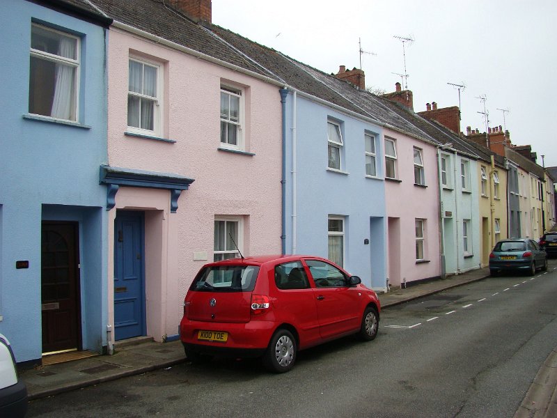 DSC02298.JPG - Tenby - pastel shades