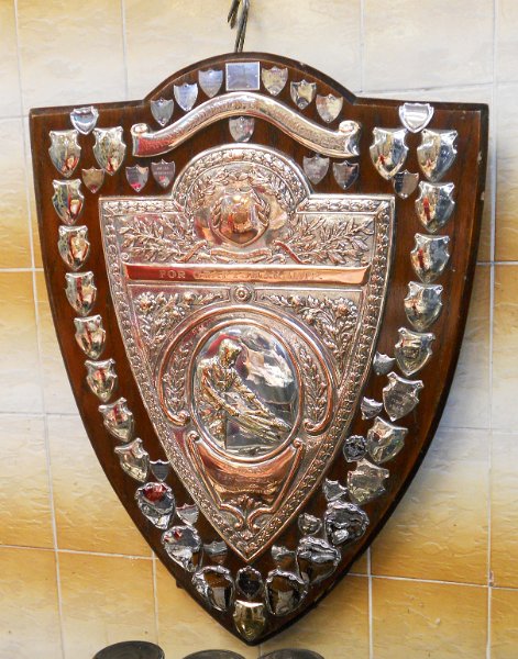 DSCN0704.JPG - Cardiff Central Market award for best fishmonger in Britain
