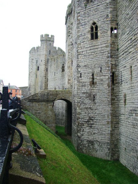 DSC02699.JPG - Caernarfon Castle deep moat
