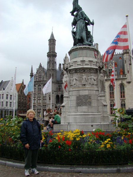 DSC03284.JPG - Brugge town square