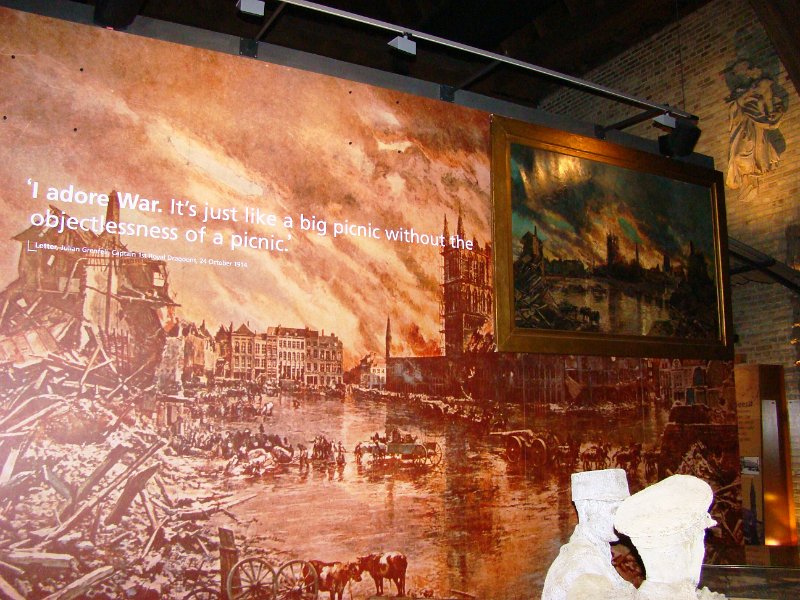DSC03505.JPG - Museum of Flanders Fields in the old Cloth Hall